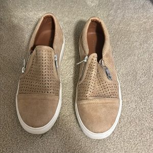 Report fashion sneakers